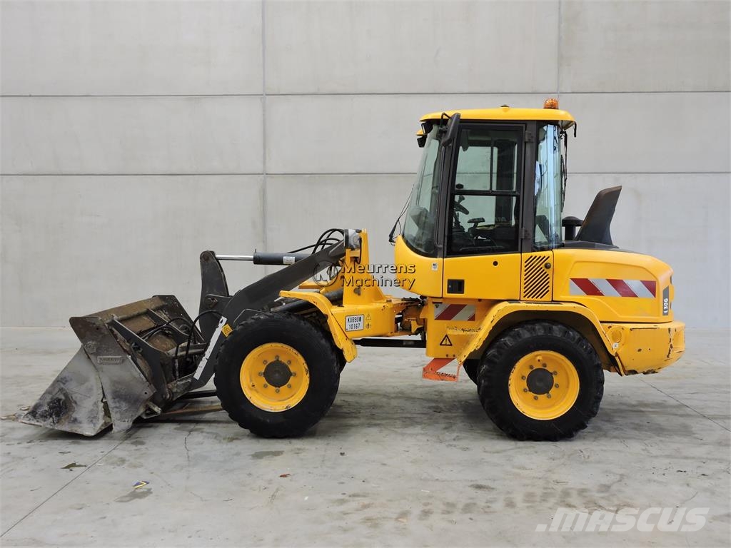 Volvo L30G + Fork Gumikerekes homlokrakodók