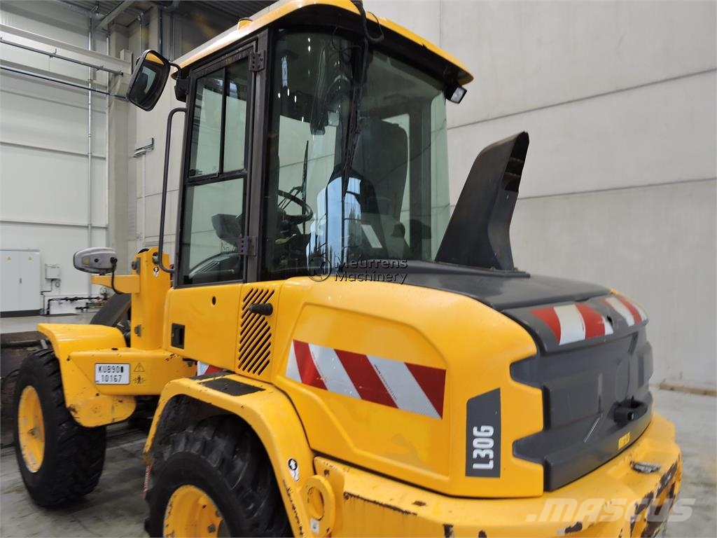 Volvo L30G + Fork Gumikerekes homlokrakodók
