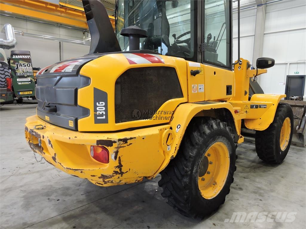 Volvo L30G + Fork Gumikerekes homlokrakodók