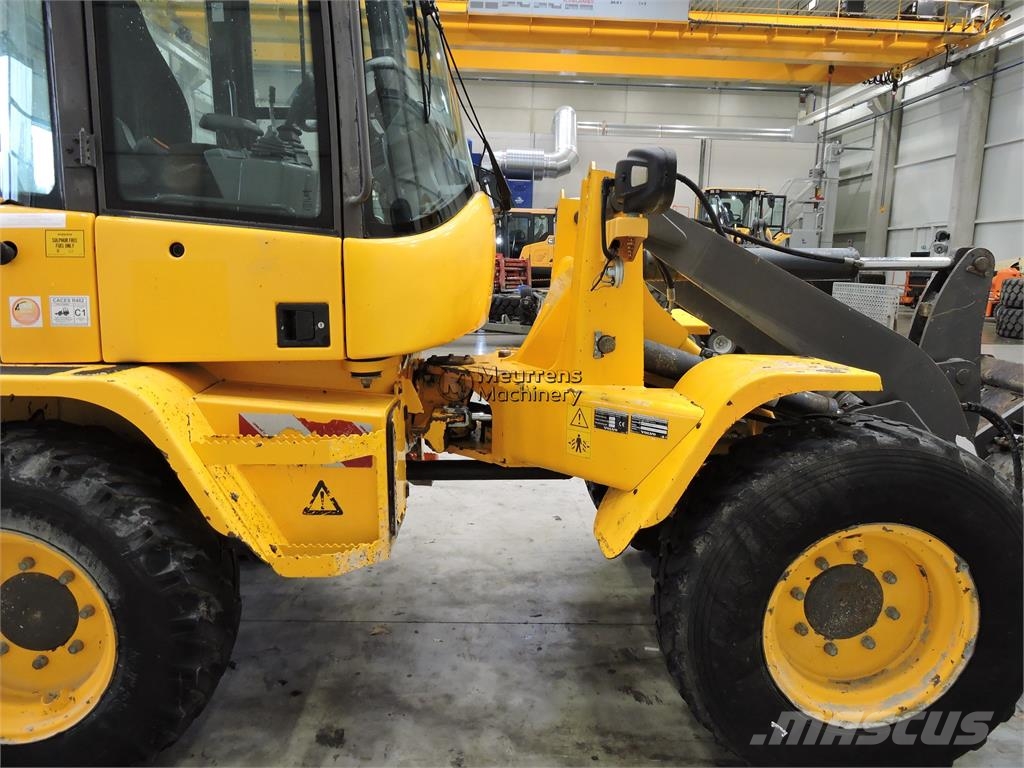 Volvo L30G + Fork Gumikerekes homlokrakodók