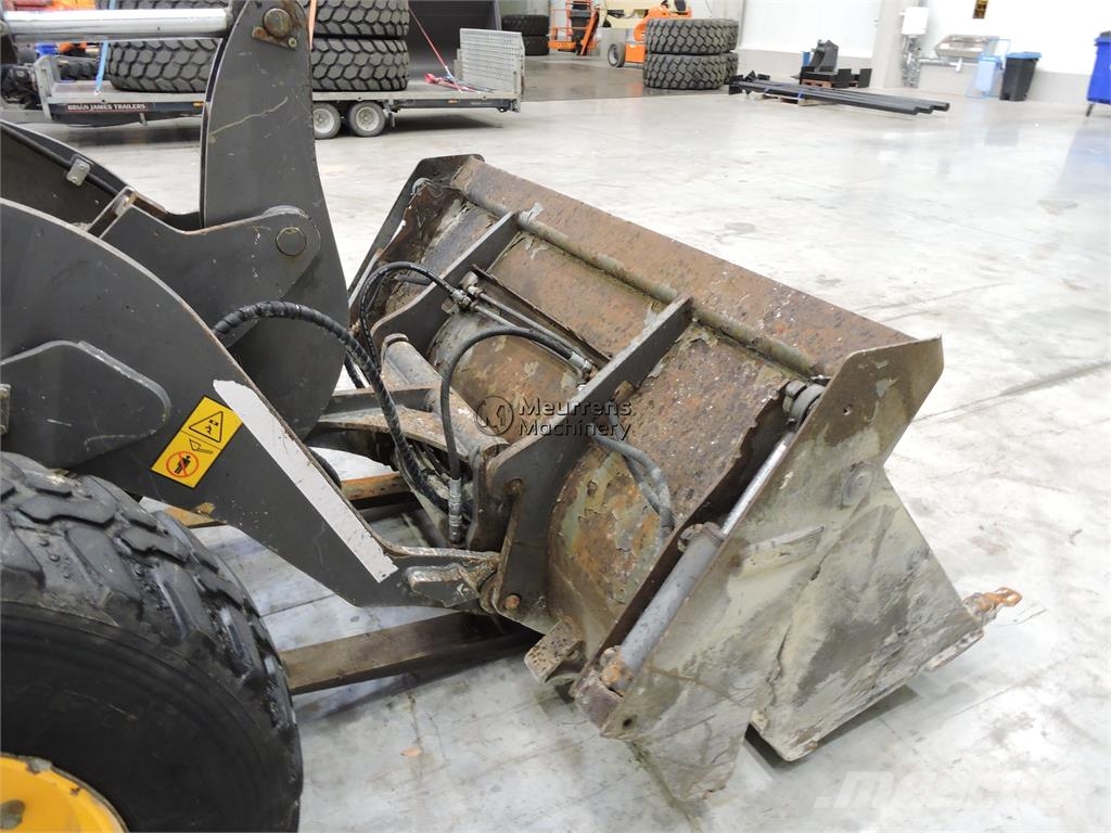 Volvo L30G + Fork Gumikerekes homlokrakodók
