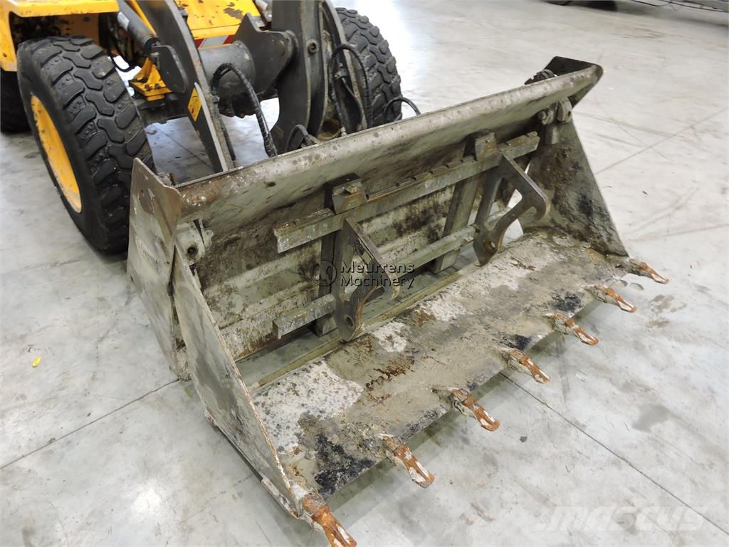 Volvo L30G + Fork Gumikerekes homlokrakodók