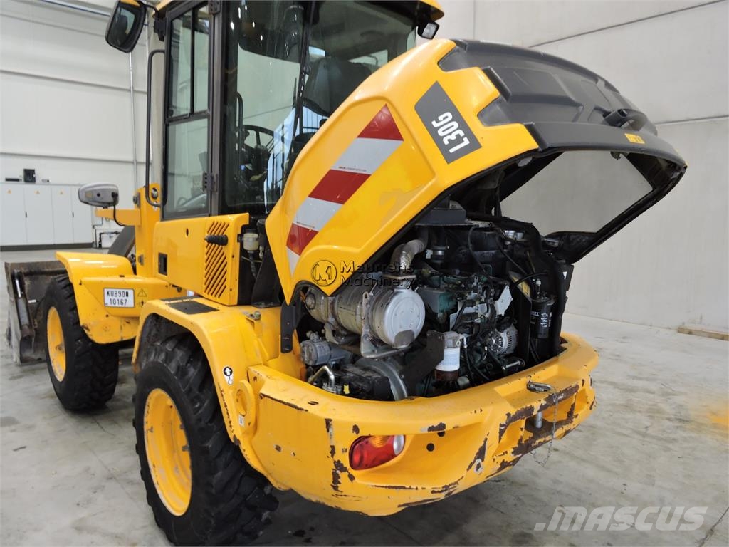 Volvo L30G + Fork Gumikerekes homlokrakodók