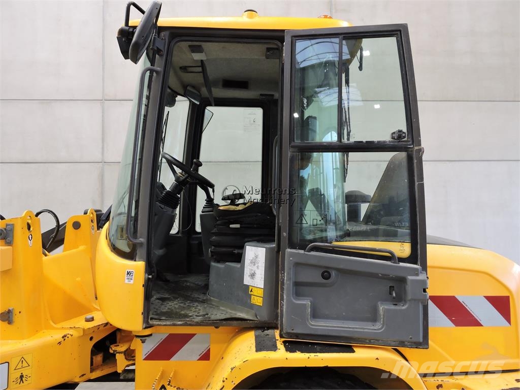 Volvo L30G + Fork Gumikerekes homlokrakodók