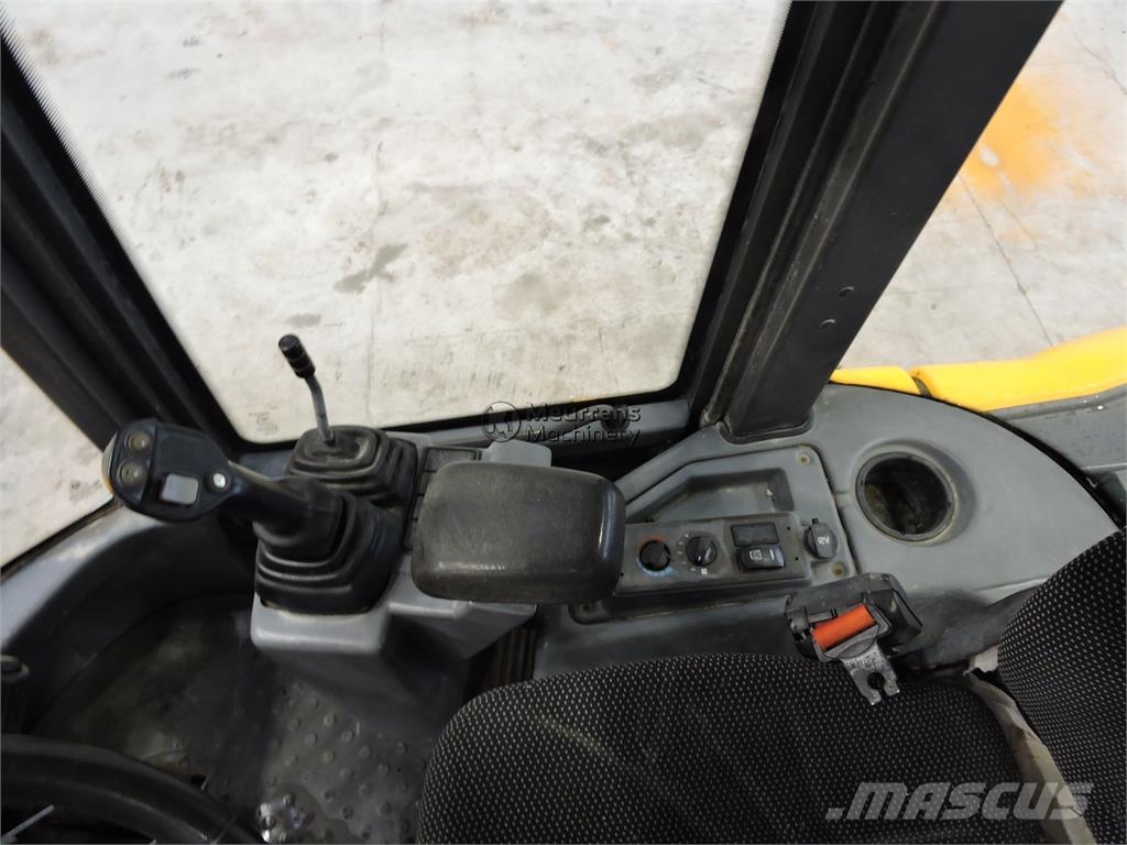 Volvo L30G + Fork Gumikerekes homlokrakodók