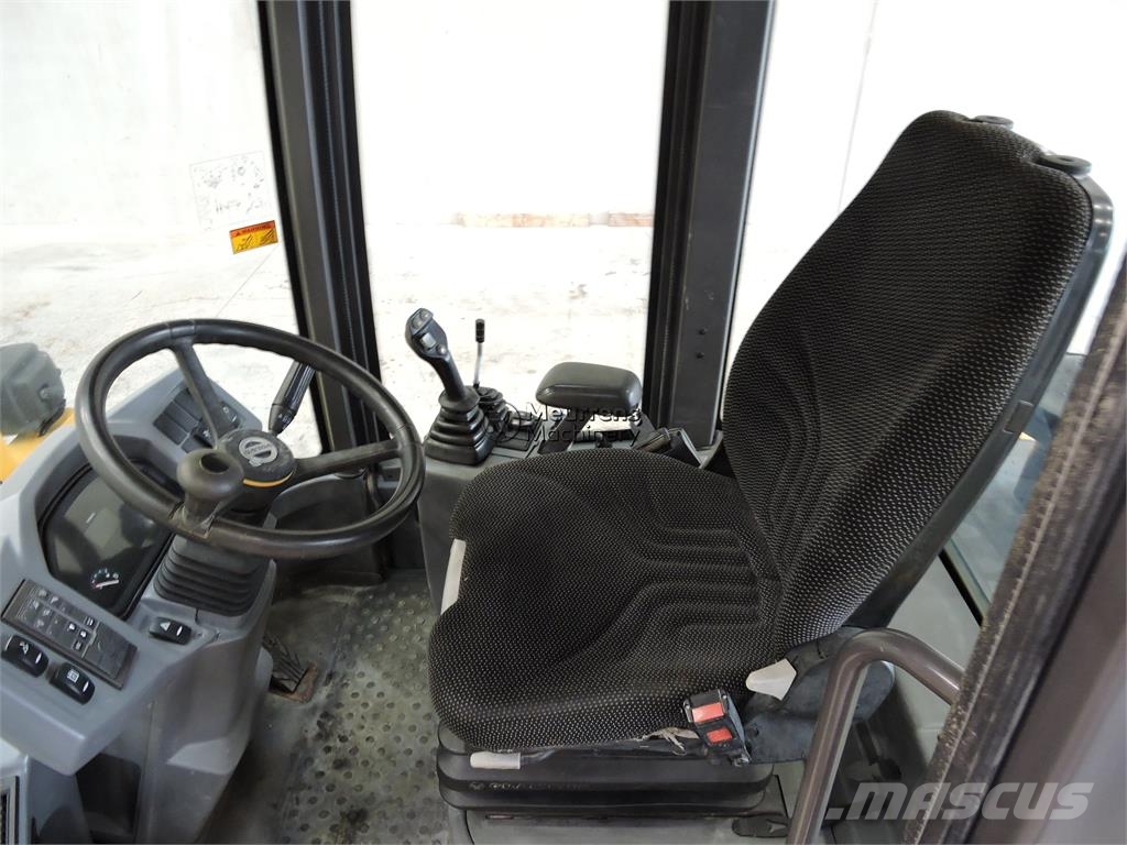 Volvo L35G Automatic Greasing Wheel loaders