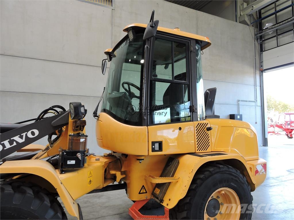 Volvo L35G + Fork Wielladers