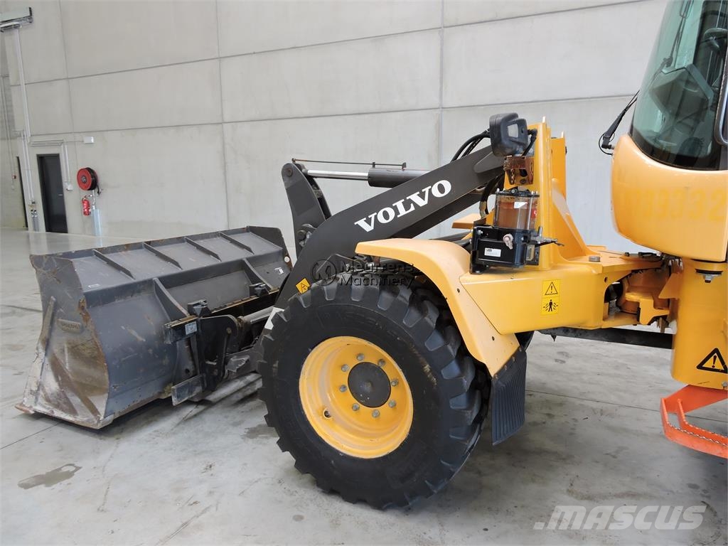 Volvo L35G + Fork Wielladers
