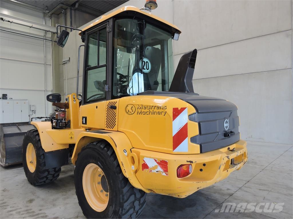Volvo L35G + Fork Wielladers