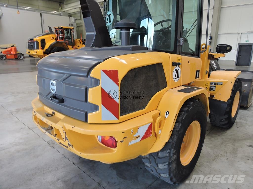 Volvo L35G + Fork Wielladers