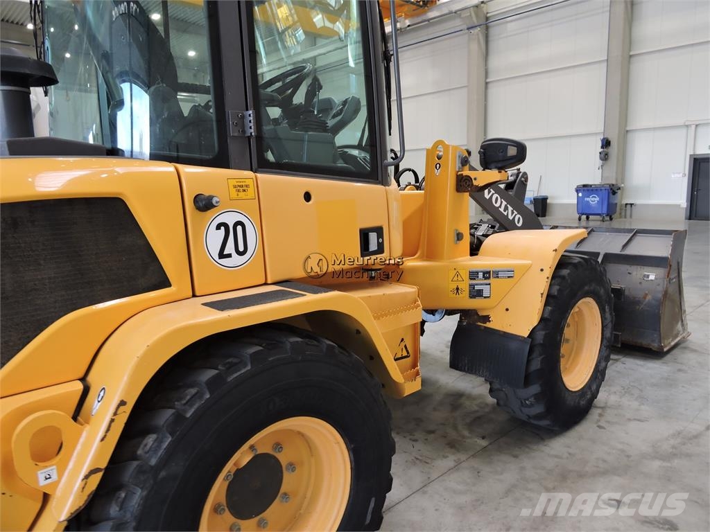 Volvo L35G + Fork Wielladers