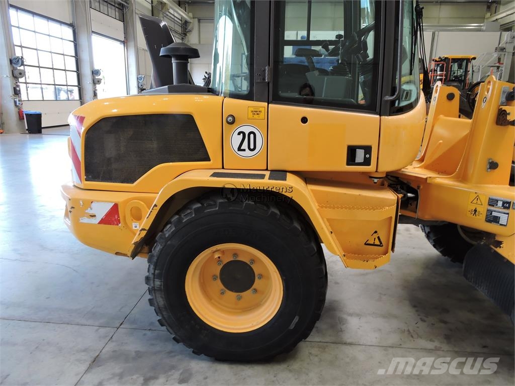 Volvo L35G + Fork Wielladers