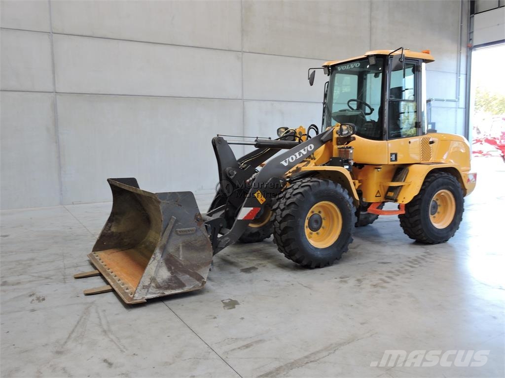 Volvo L35G + Fork Wielladers