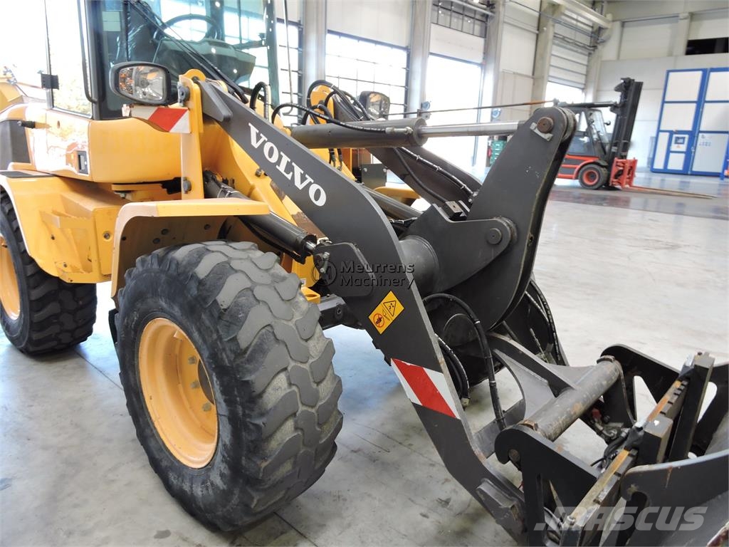 Volvo L35G + Fork Wielladers