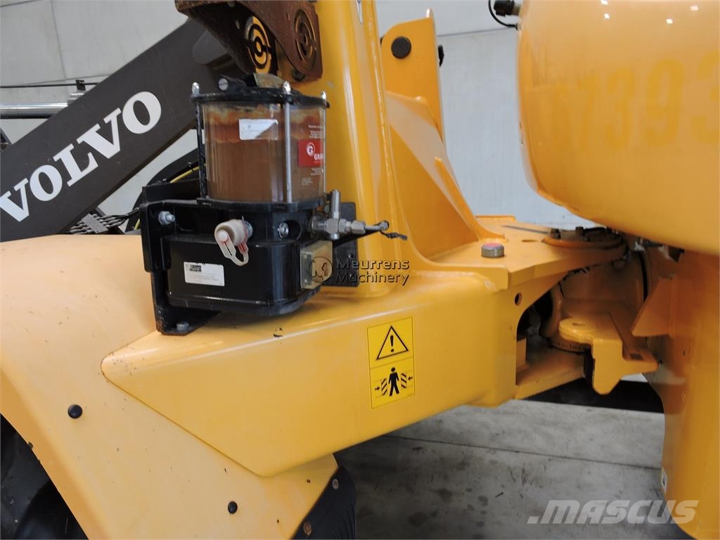 Volvo L35G + Fork Wielladers