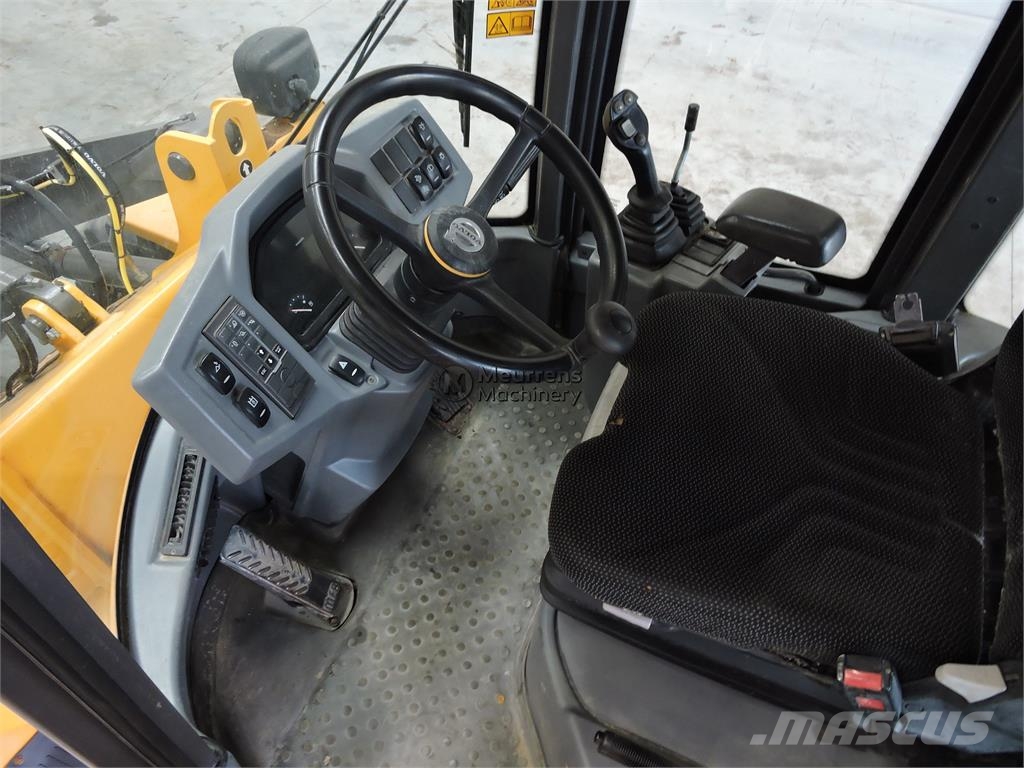 Volvo L35G + Fork Wielladers