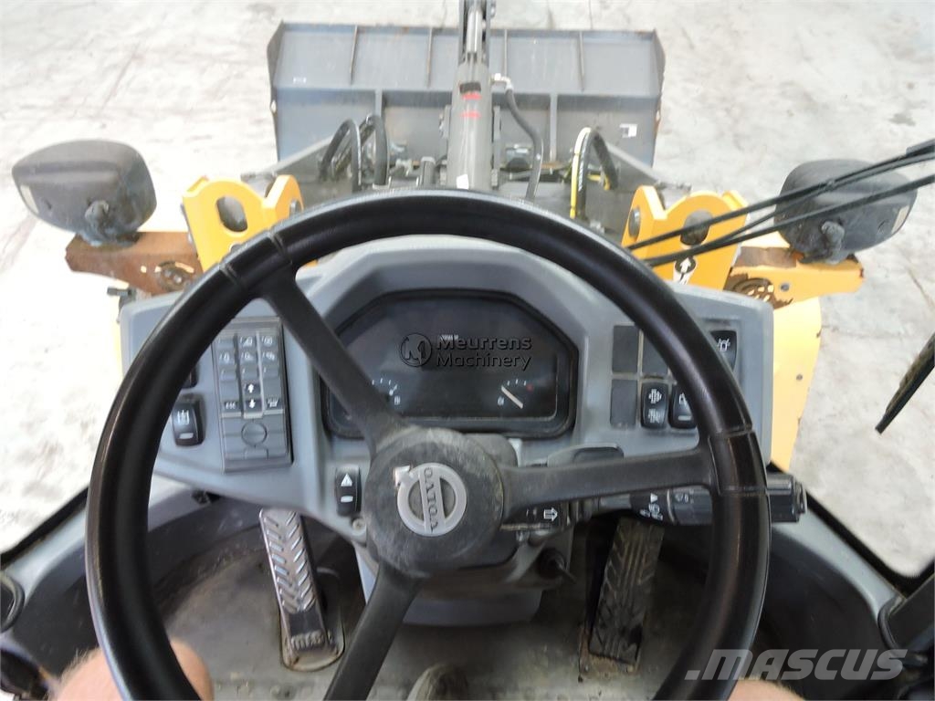 Volvo L35G + Fork Wielladers