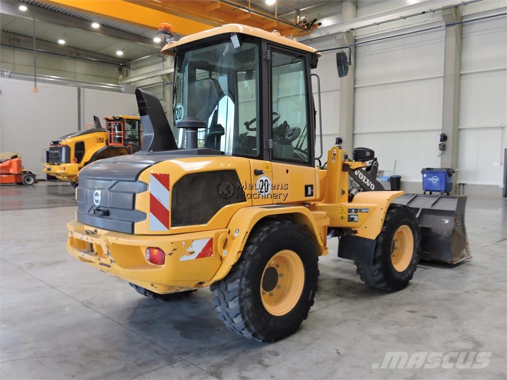 Volvo L35G + Fork Wielladers