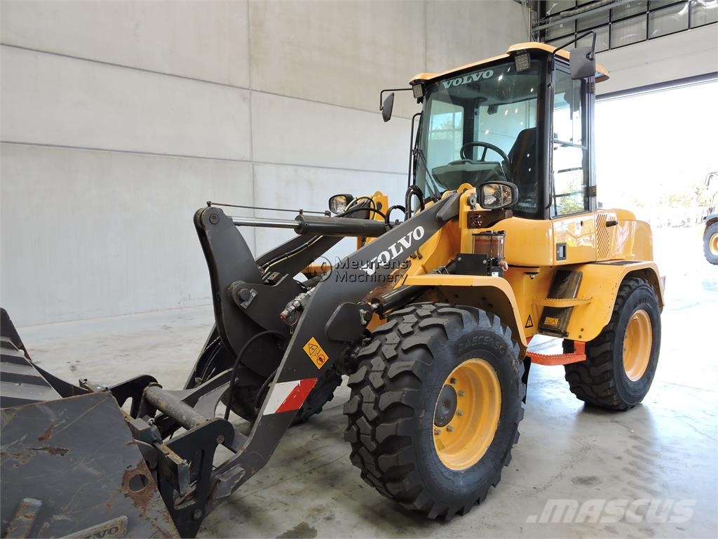 Volvo L35G + Fork Wielladers
