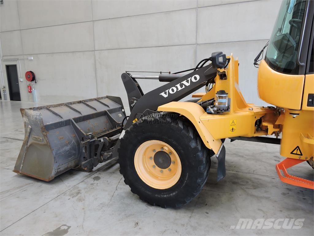 Volvo L35G + Fork Wielladers