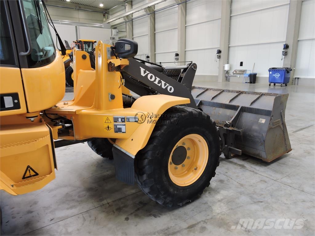 Volvo L35G + Fork Wielladers