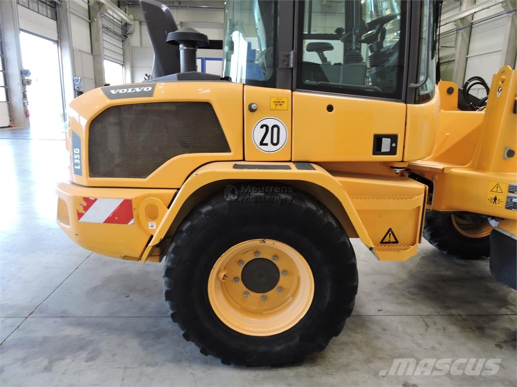 Volvo L35G + Fork Wielladers
