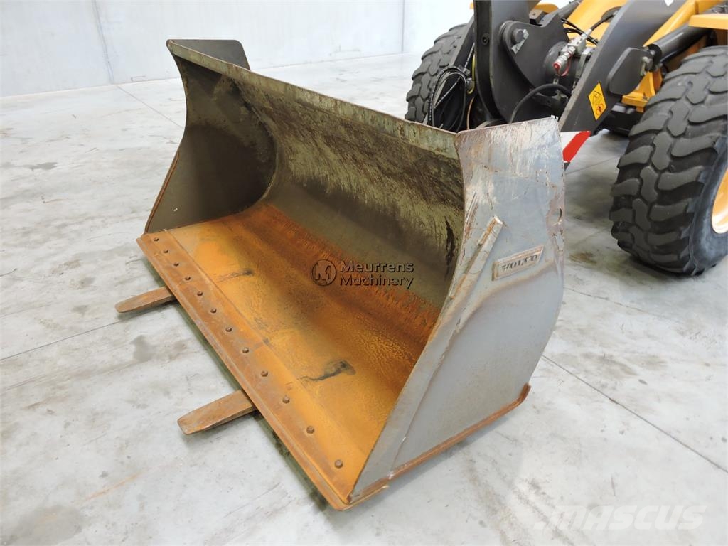 Volvo L35G + Fork Wielladers