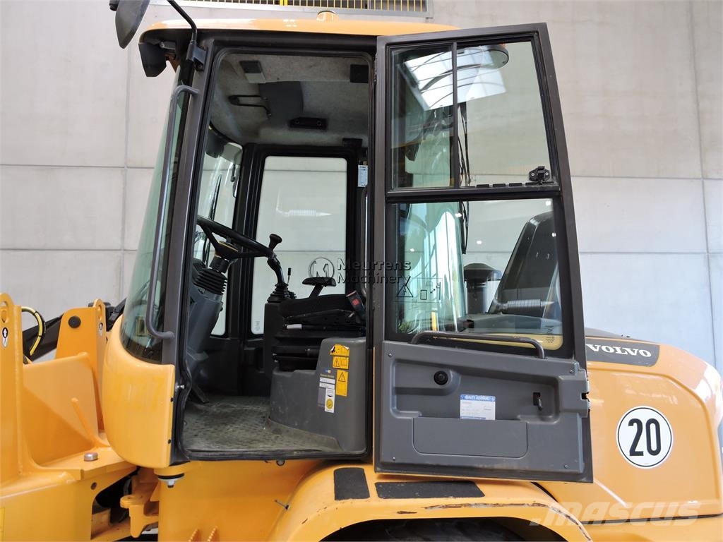 Volvo L35G + Fork Wielladers