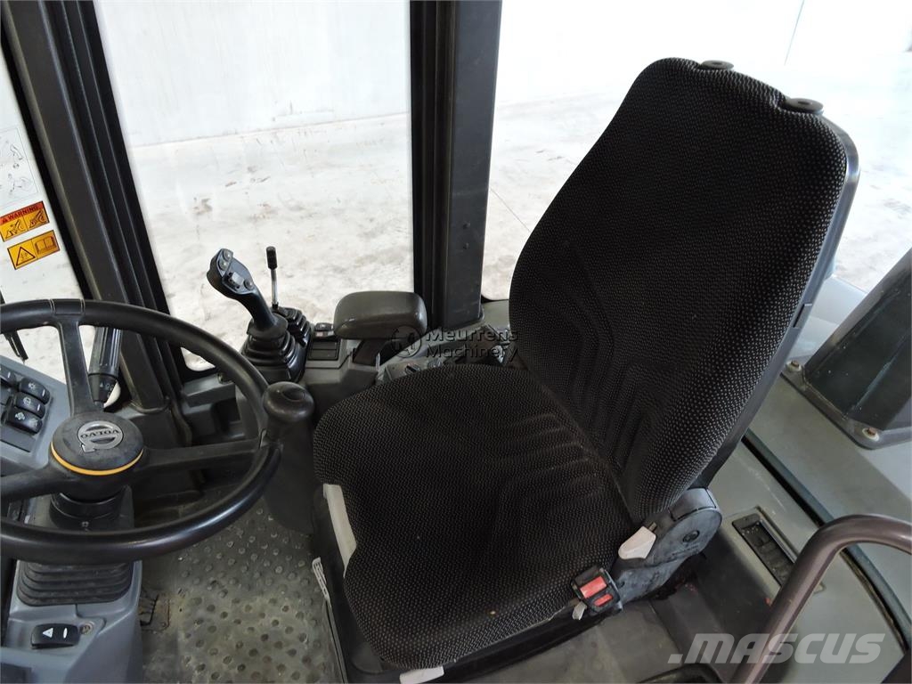 Volvo L35G + Fork Wielladers