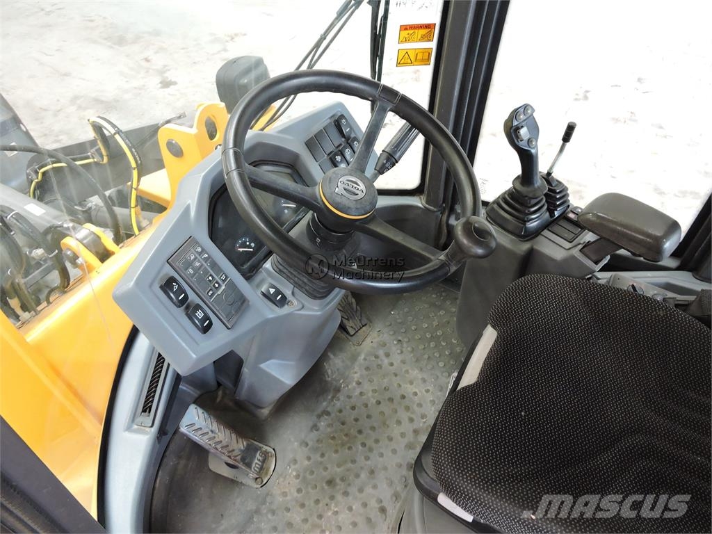 Volvo L35G + Fork Wielladers