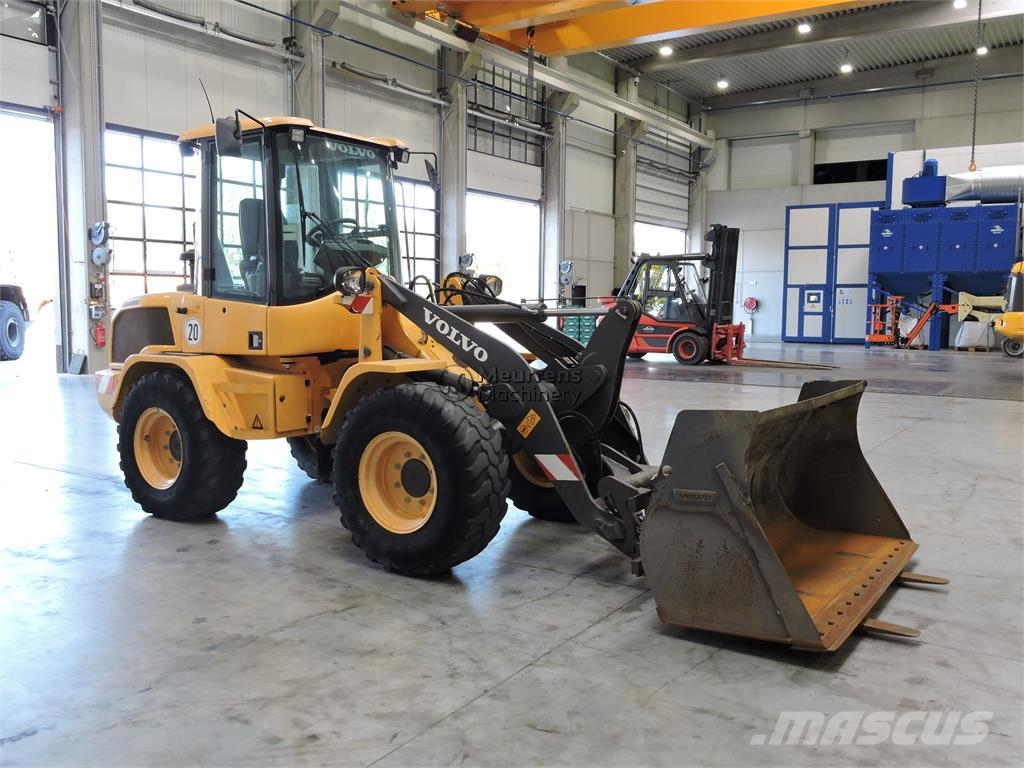 Volvo L35G + Fork Wielladers