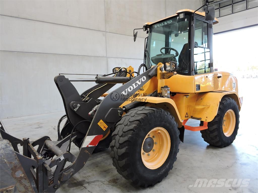 Volvo L35G + Fork Wielladers