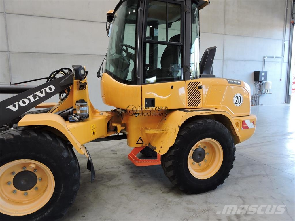 Volvo L35G + Fork Wielladers