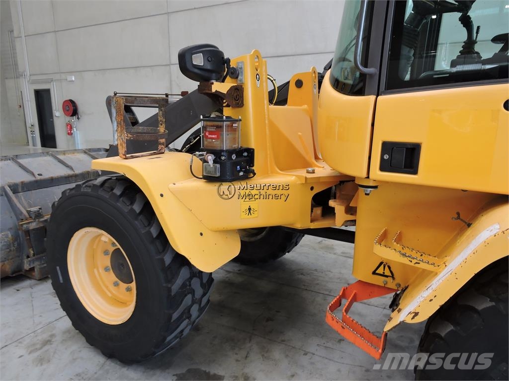 Volvo L35G + Fork Wielladers