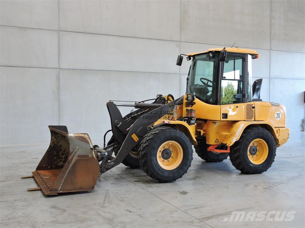 Volvo L35G + Fork Wielladers