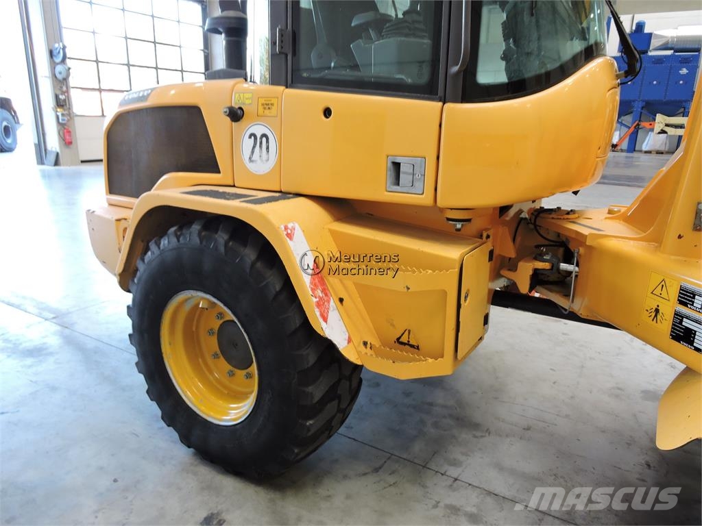 Volvo L35G + Fork Wielladers