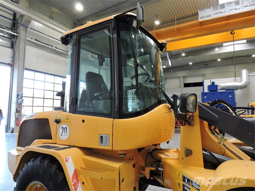 Volvo L35G + Fork Wielladers