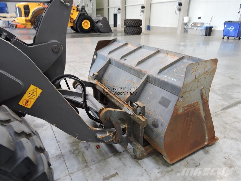 Volvo L35G + Fork Wielladers