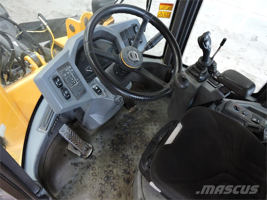 Volvo L35G + Fork Wielladers