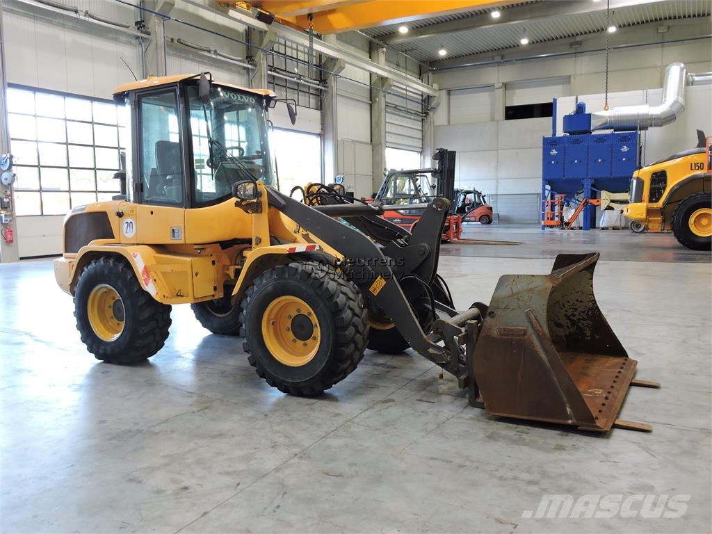 Volvo L35G + Fork Wielladers