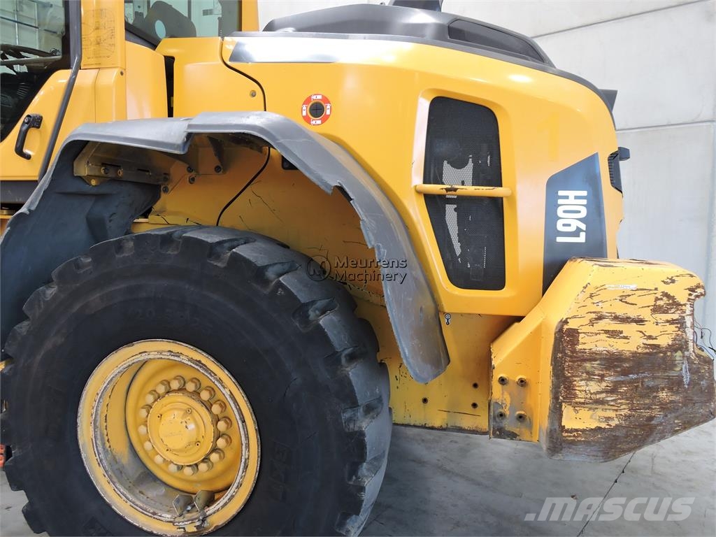 Volvo L90H لوادر بعجل