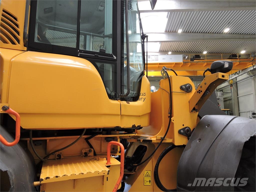 Volvo L90H لوادر بعجل