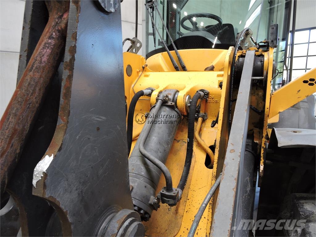 Volvo L90H لوادر بعجل