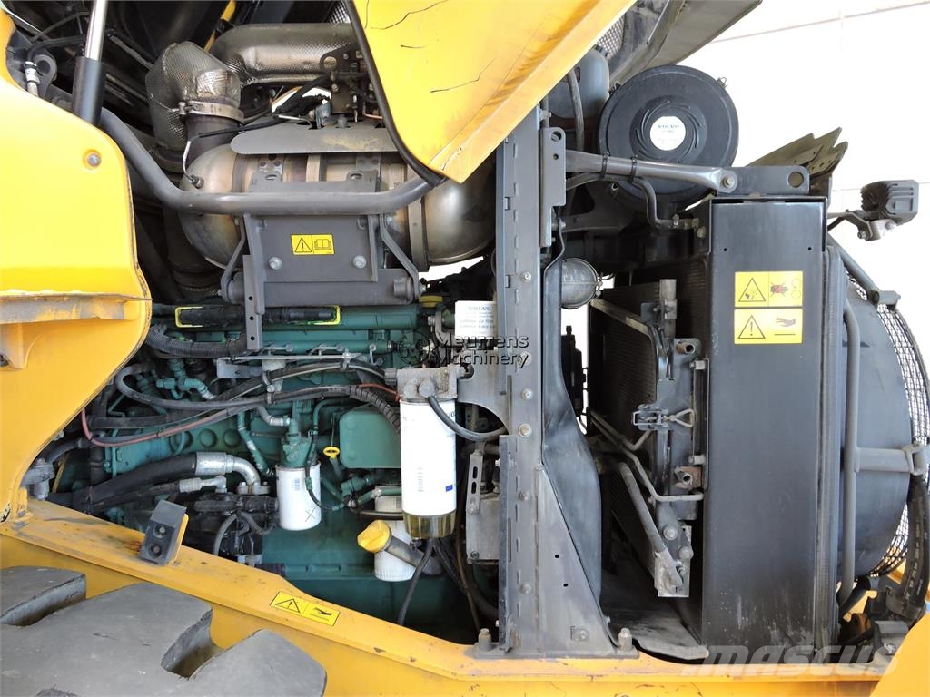 Volvo L90H لوادر بعجل