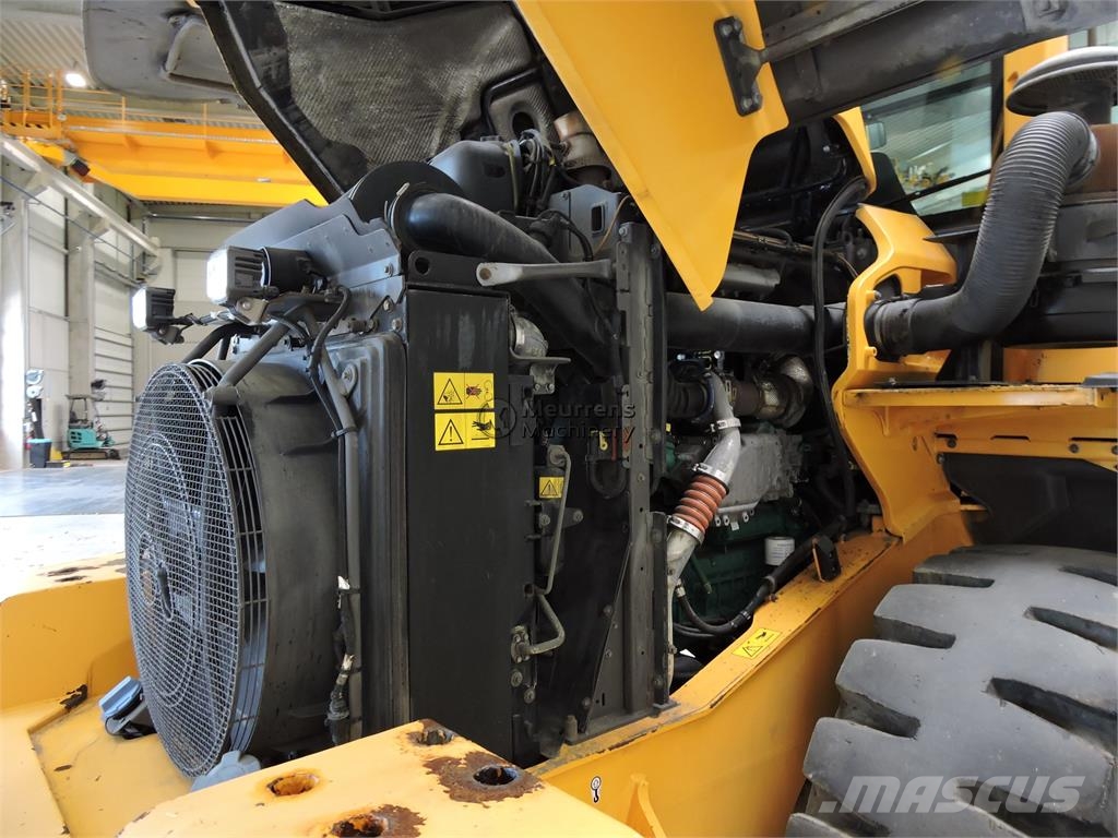Volvo L90H لوادر بعجل