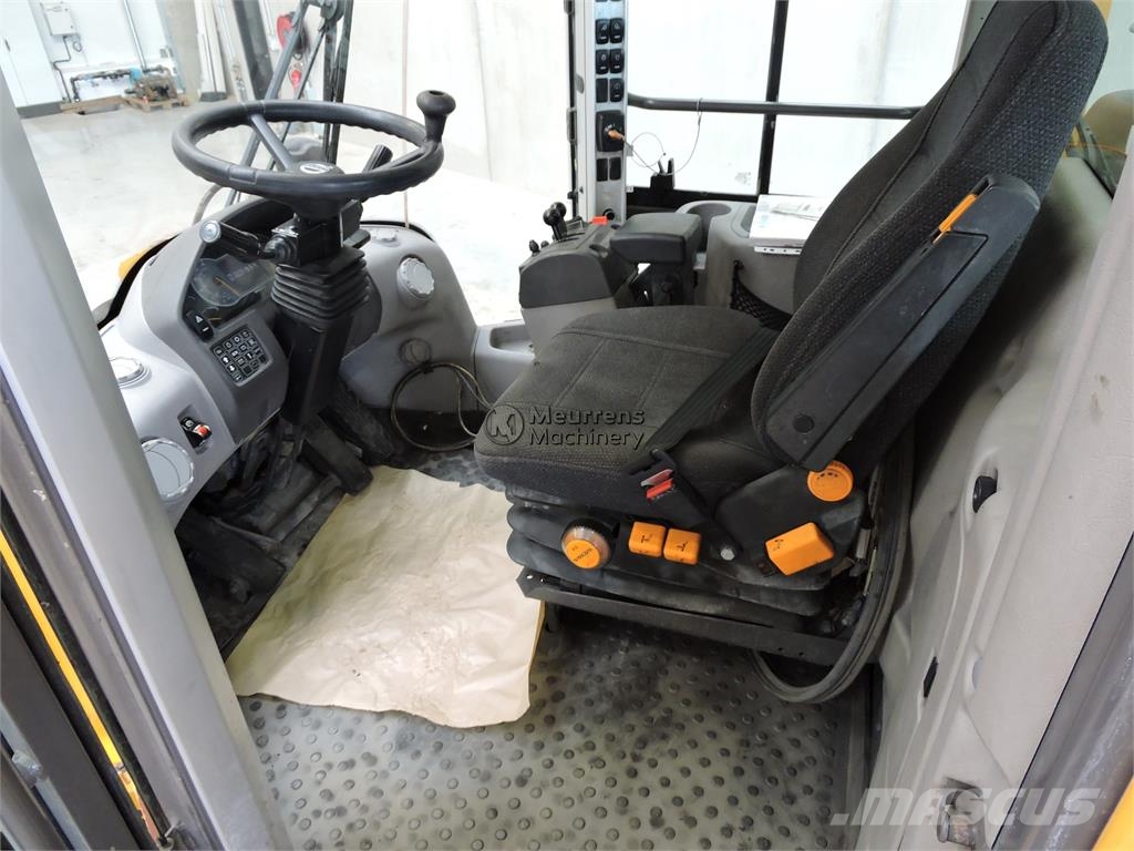 Volvo L90H لوادر بعجل