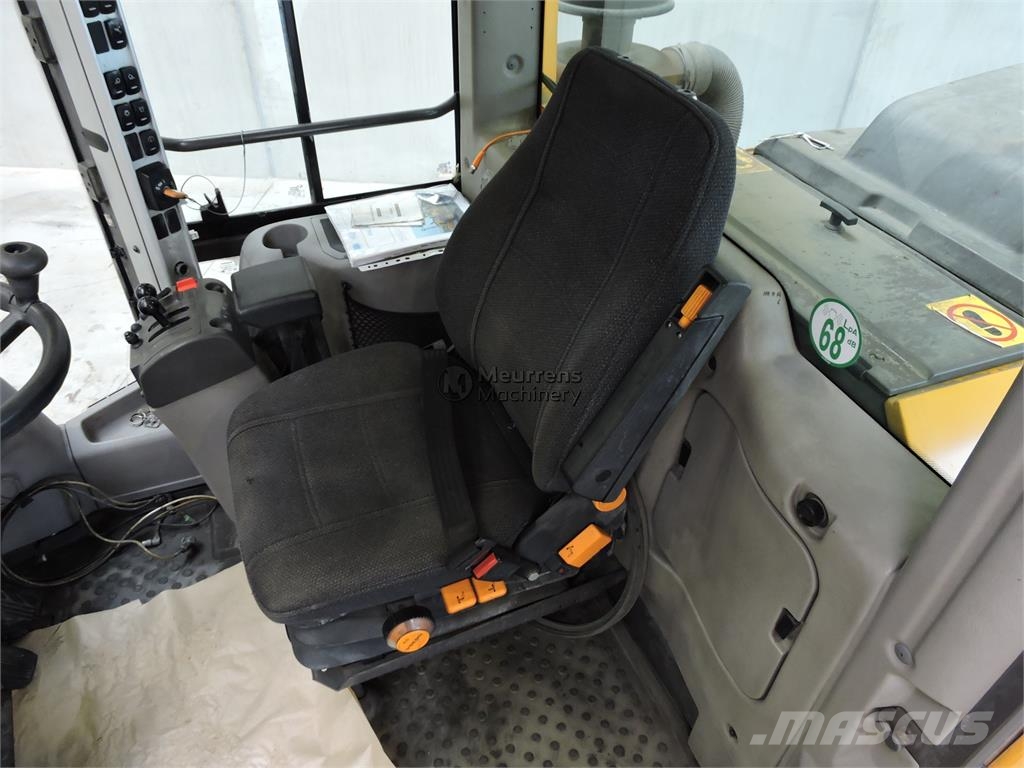 Volvo L90H لوادر بعجل