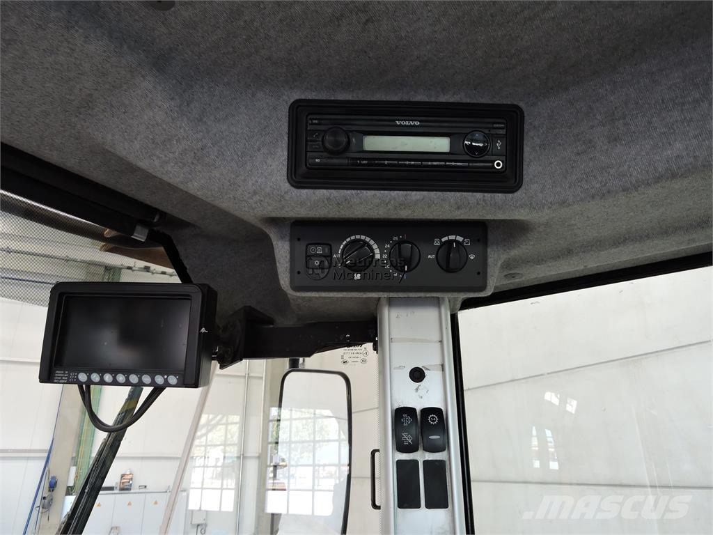 Volvo L90H لوادر بعجل