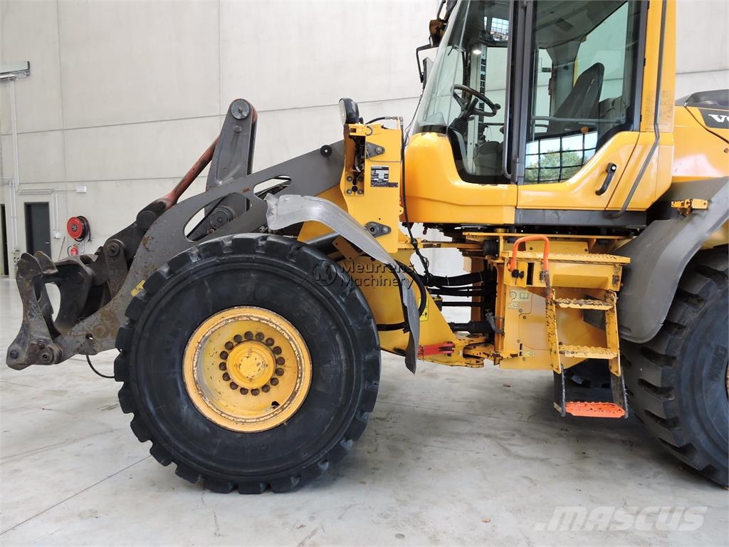 Volvo L90H لوادر بعجل