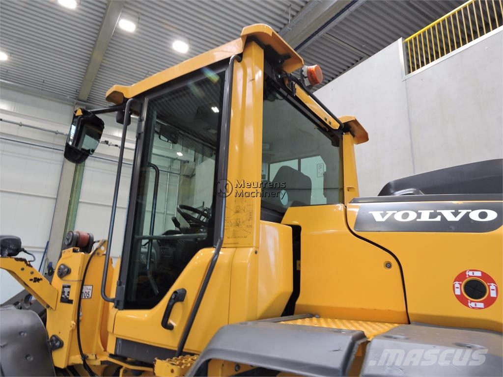 Volvo L90H لوادر بعجل